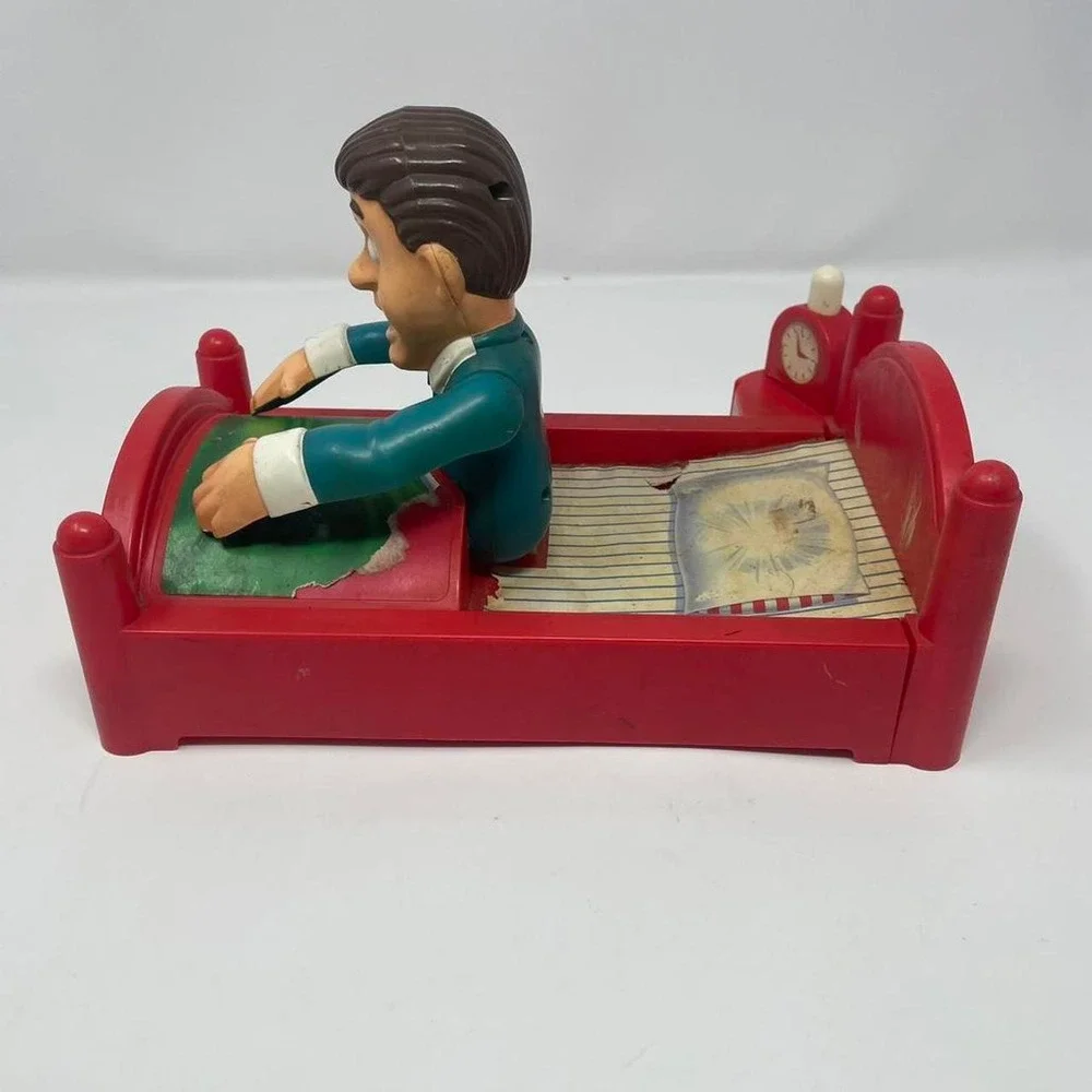 Vintage Don't Wake Daddy replacement bed & figure game piece
